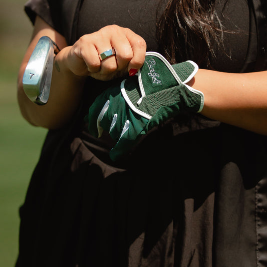 How a Golf Glove Should Fit: Tight, Loose, or Just Right?